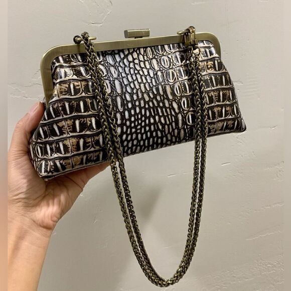 Genuine Leather Croc-Embossed Texture Push-lock Clutch/Shoulder Bag/Crossbody - Picture 4 of 16